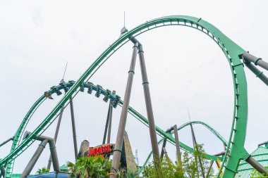 Osaka, Japonya - 21 Kasım 2016: Roller coaster Universal Studios