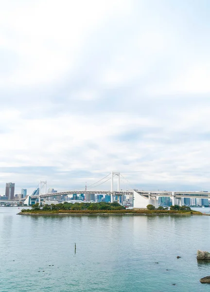 Tokyo skyline with Tokyo tower and rainbow bridge. — Stock Photo, Image