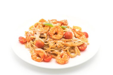 Karides ve domatesli spagetti. 