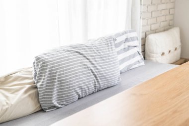 kanepe iç dekorasyon güzel yastık 