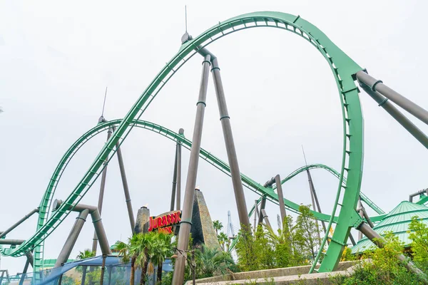 Osaka, Japon - NOV 21 2016 : Roller coaster dans Universal Studios — Photo