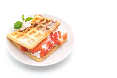 çilek beyaz ile waffle
