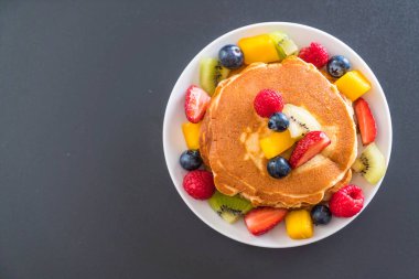 mix meyve ile gözleme