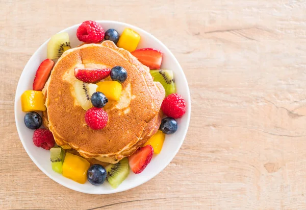 pancake with mix fruits