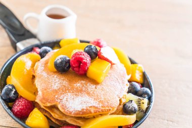 mix meyve ile gözleme