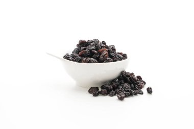 Beyaz üzerine siyah kuru üzüm