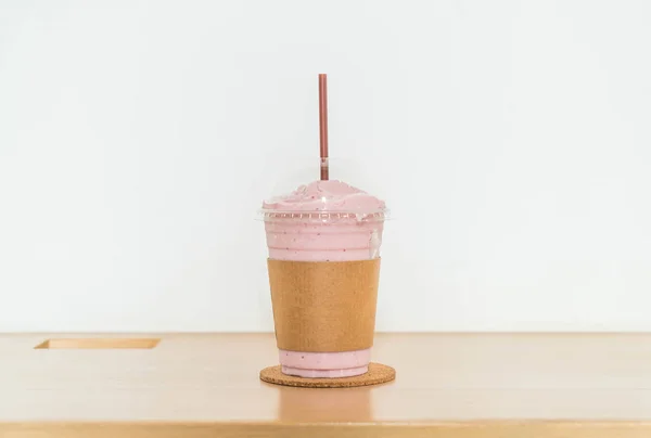 Mélange yaourt aux baies smoothie — Photo