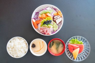 Karışık sashimi seti