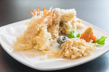 kızarmış karides (tempura)