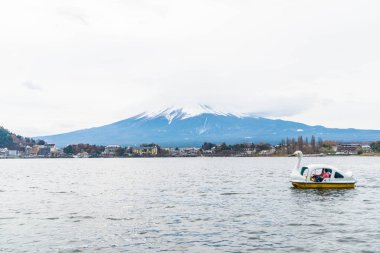 Dağ Fuji San ile bulutlu 