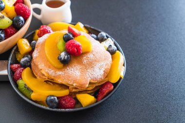 mix meyve ile gözleme