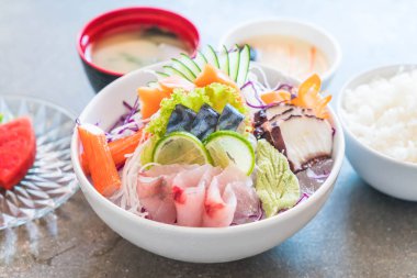 Karışık sashimi seti