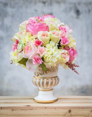 buket çiçek vazosu