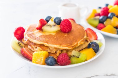 mix meyve ile gözleme