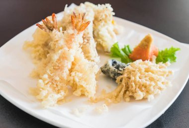 kızarmış karides (tempura)