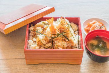 karides tempura kutusunu küme 