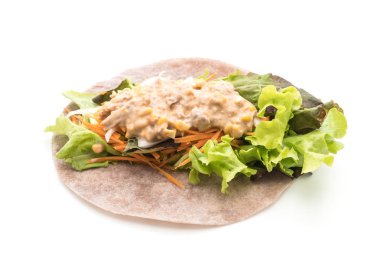 ton balıklı Mısır salata ile salata rulo sarma