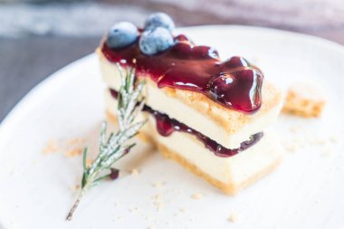 yaban mersini peynirli kek