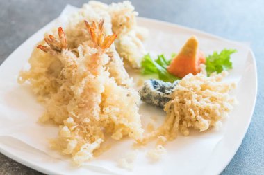 kızarmış karides (tempura)