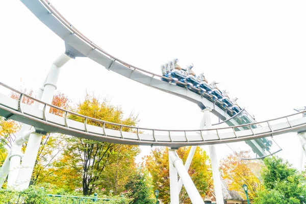 Osaka, Japon - NOV 21 2016 : Roller coaster dans Universal Studios — Photo