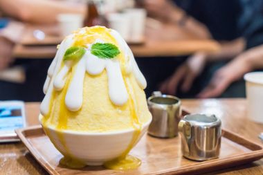 buz tıraş (mango bingsu mango soslu) 
