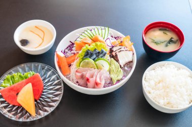 Karışık sashimi seti