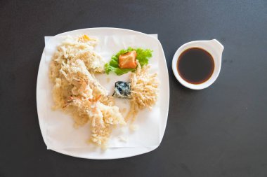 kızarmış karides (tempura)