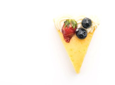 peynirli kek çilek ve yaban mersini