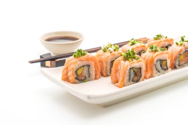 ızgara somon suşi roll - Japon gıda tarzı