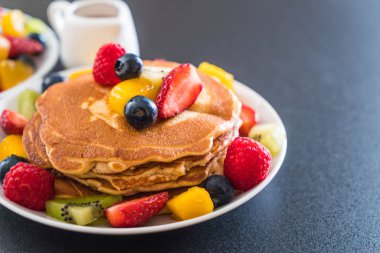 mix meyve ile gözleme