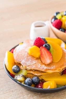 mix meyve ile gözleme