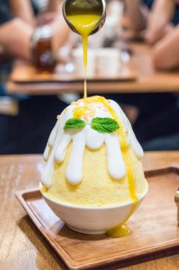 buz tıraş (mango bingsu mango soslu) 