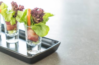 pastırma ile salata rulo