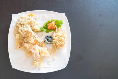 kızarmış karides (tempura)