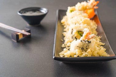 tempura karides suşi roll 