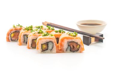 ızgara somon suşi roll - Japon gıda tarzı