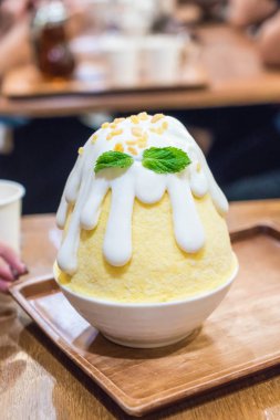 buz tıraş (mango bingsu mango soslu) 