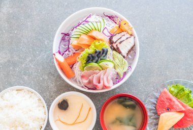 Karışık sashimi seti