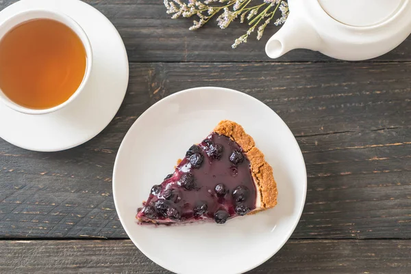 böğürtlenli turta çay ile