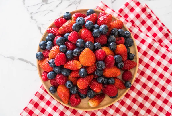 신선한 블루베리, 딸기와 rasberry — 스톡 사진