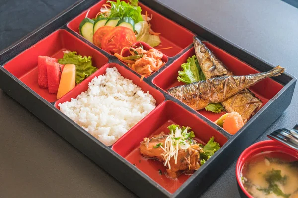 ızgara saba bento