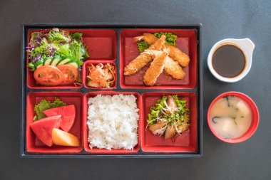 kızarmış karides bento küme