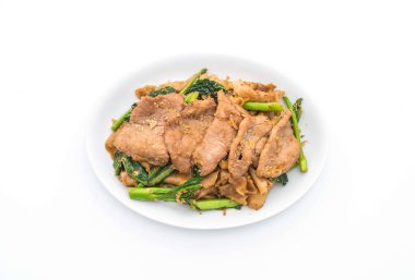 soya sosu ve domuz kızarmış noodle 