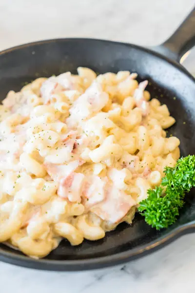 jambon ve peynirli makarna