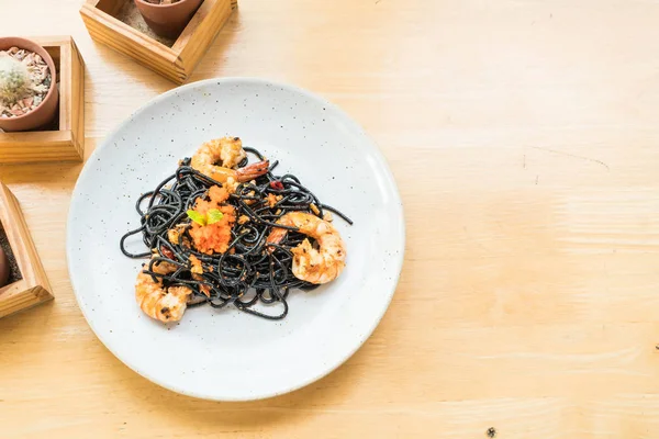 siyah spagetti karides