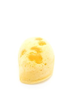 Mango yumuşak kek üzerine beyaz