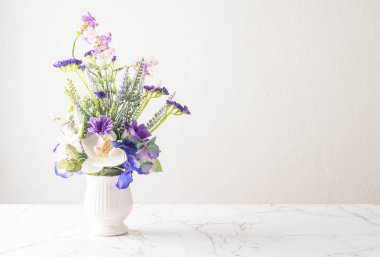 Güzel bir buket çiçek