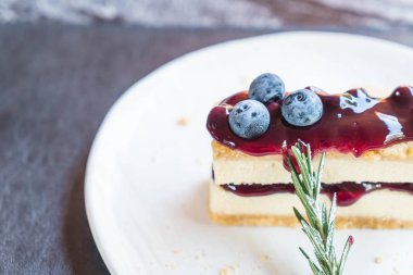 yaban mersini peynirli kek