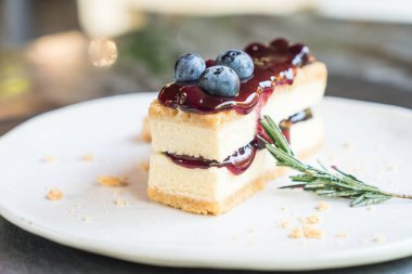 yaban mersini peynirli kek