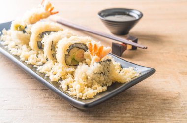 tempura karides suşi roll 
